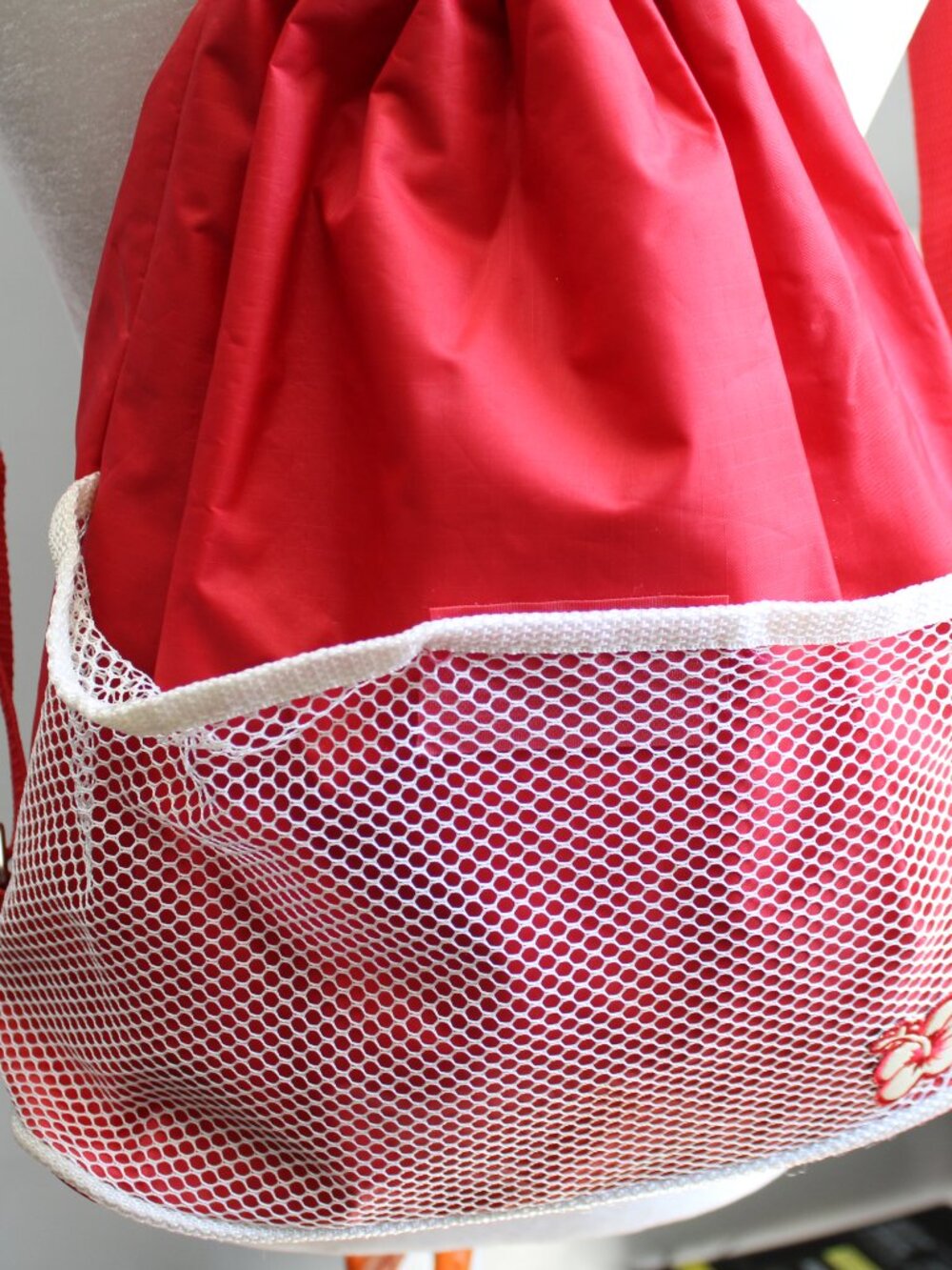 Vintage Y2K Red Nylon Floral Mesh Drawstring Outdoors Beach Bag Mini Backpack - Picture 2 of 7